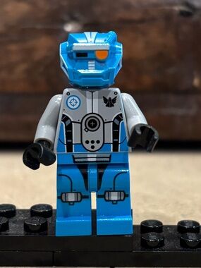 Lego Galaxy Squad Dark Azure Robot Sidekick